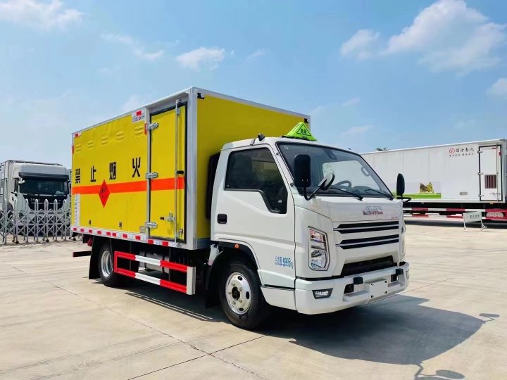 江鈴順達(dá)黃牌2.4噸爆破器材運輸車