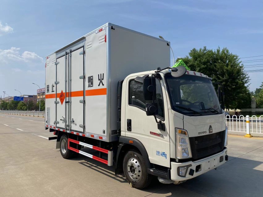 重汽豪沃藍(lán)牌21方煙花爆竹運輸車